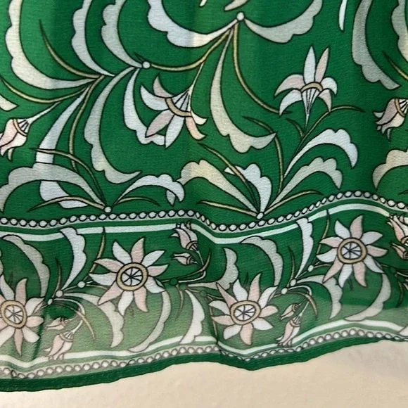 Max Studio NWT Elastic waist short Green floral print Skirt. SMALL - Picture 3 of 10